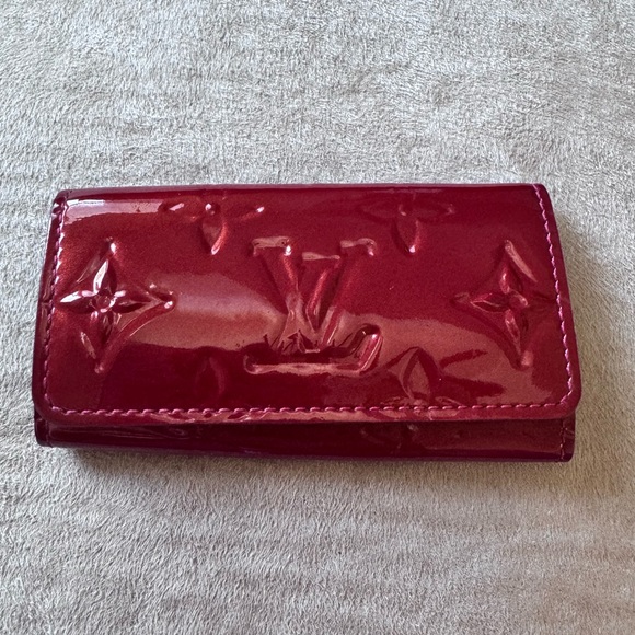 LV Red Vernis Key Holder - Picture 1 of 14